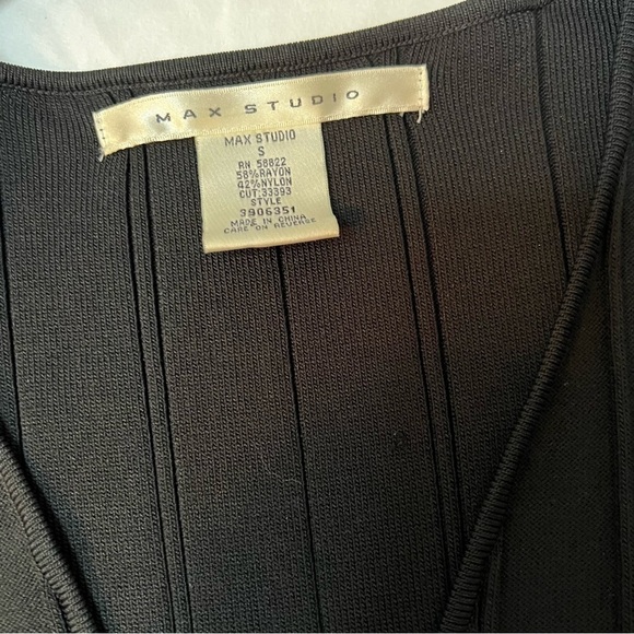 MAX STUDIO Ribbed V-neck Bodycon Black Bress - Picture 7 of 7